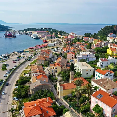 With A Parking Space Mali Lošinj